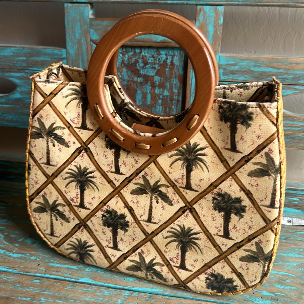 Beachy Palm Tree Print Tan Handbag with Wooden Handle - Picture 4 of 12